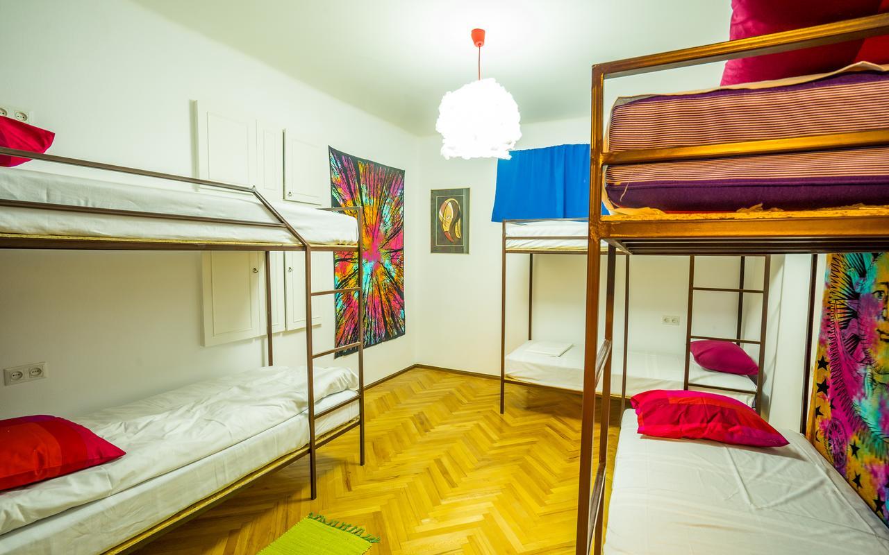 Zgarbi Hostel Тбилиси Екстериор снимка