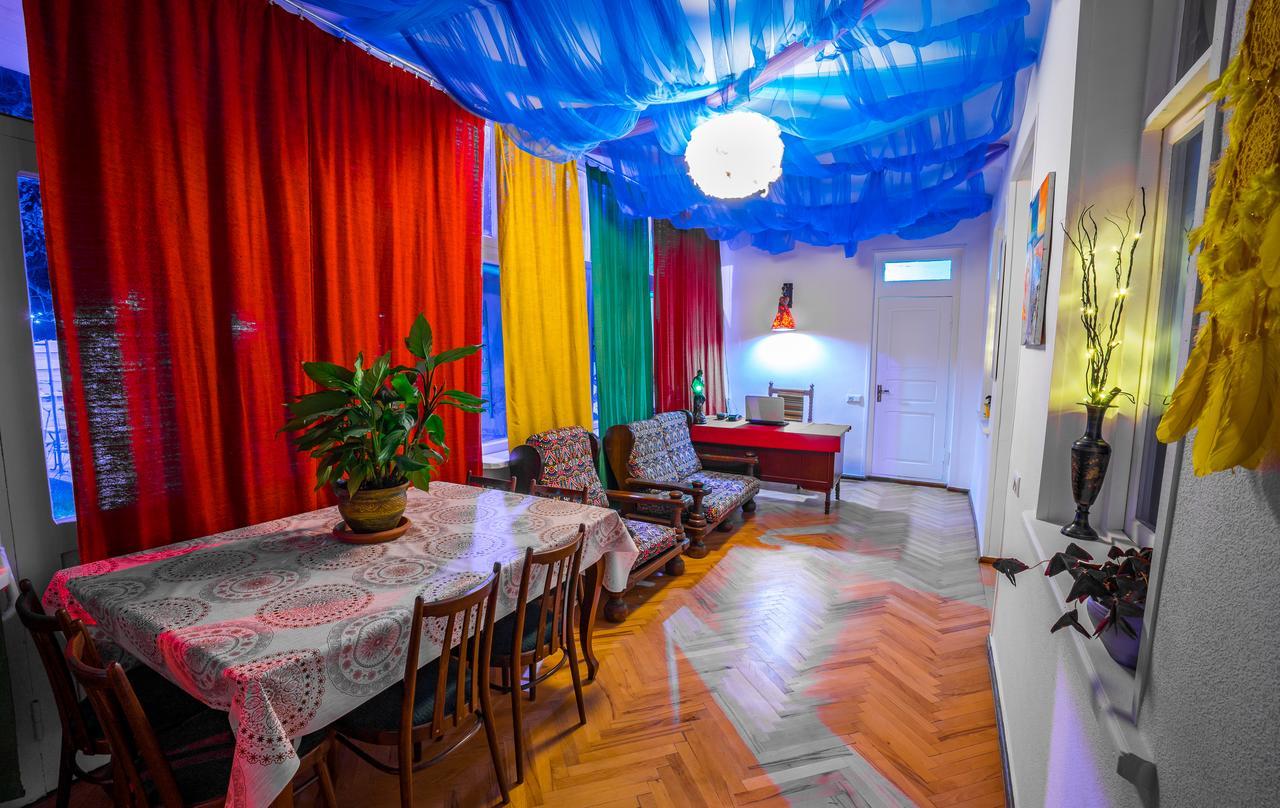 Zgarbi Hostel Тбилиси Екстериор снимка