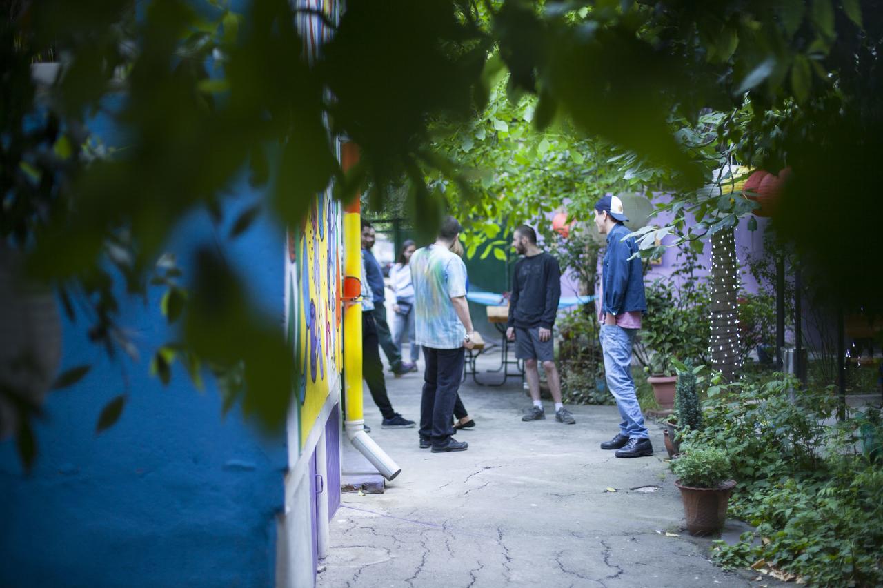 Zgarbi Hostel Тбилиси Екстериор снимка