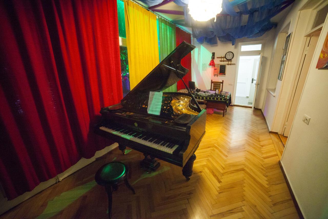 Zgarbi Hostel Тбилиси Екстериор снимка