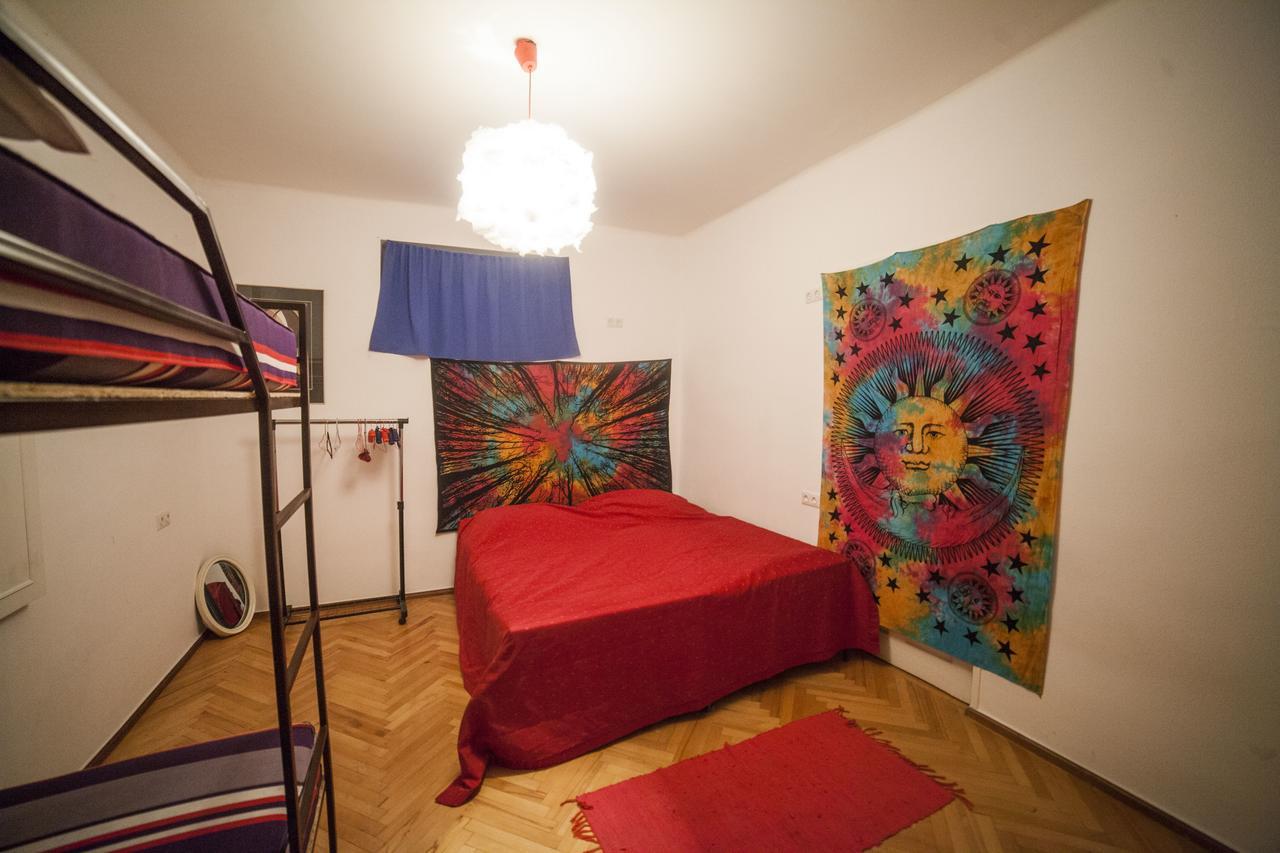 Zgarbi Hostel Тбилиси Екстериор снимка