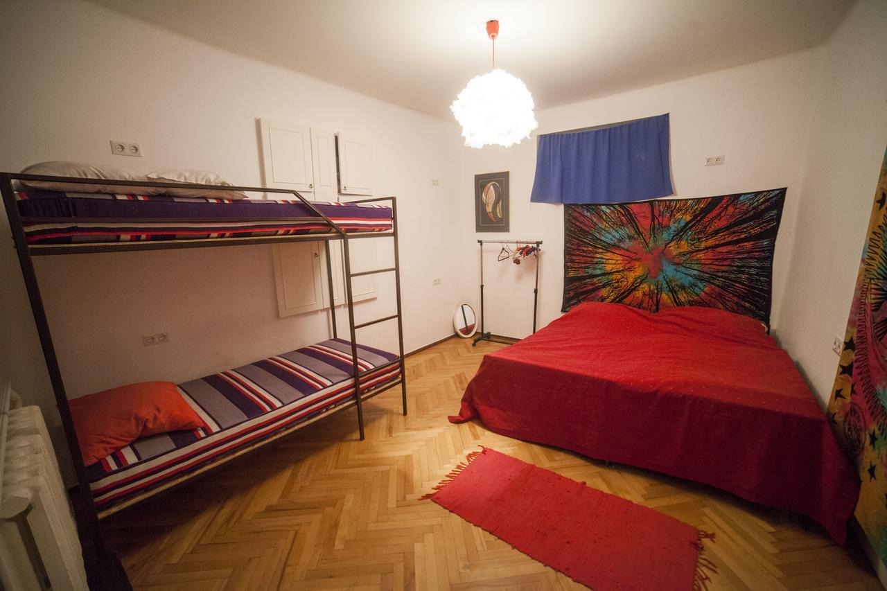 Zgarbi Hostel Тбилиси Екстериор снимка